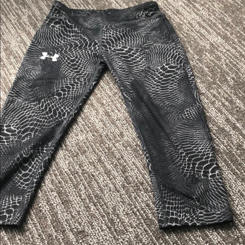 UNDER ARMOUR YOUTH MEDIUM CROPS